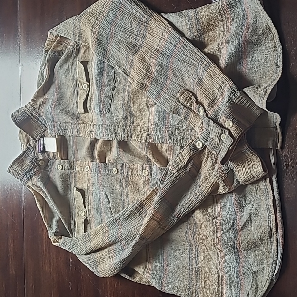 Patagonia long sleeve button up shirt